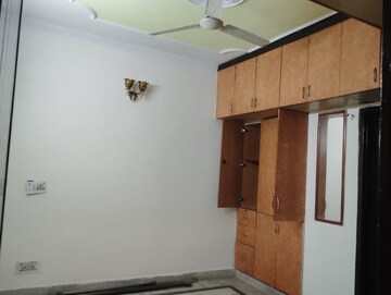 Furnished Amenities in 2.5 BHK Builder Floor at Uppal Southend, Sector 49 – for Rent