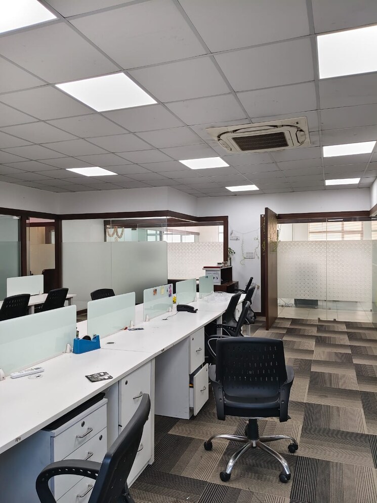 Team Area, sector 63 Commercial Office Space 2300 Sq.Ft. In Sector 63 Noida 9756292