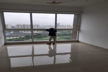 Room in 3 BHK Apartment at Runwal Forests, Kanjurmarg West – for Rent