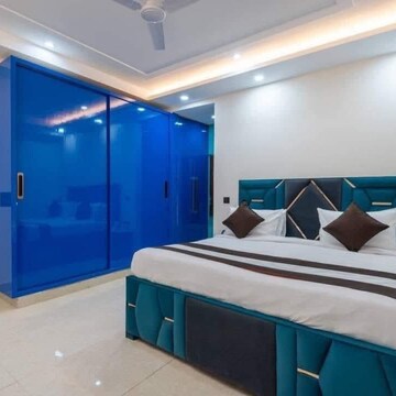 Room in 2.5 BHK Builder Floor at Smart World Gems, Sector 89 – for Rent