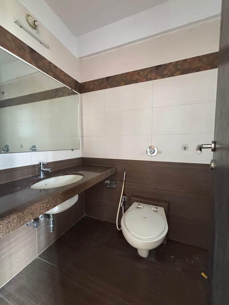 Kitchen, lake-primrose 3 Bedroom 1500 Sq.Ft. Apartment In Powai Mumbai 9756695