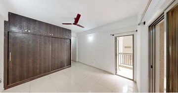 Room in 2 BHK Apartment at Orchid Lakeview, Bellandur – for Sale