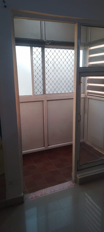 Room in 2 BHK Apartment at Gardenia Golf City, Sector 75 – for Rent