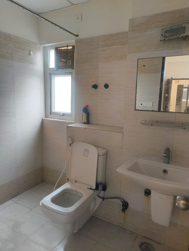 Bathroom, sunshine-helios 3 Bedroom 1575 Sq.Ft. Apartment In Sector 78 Noida 9757152
