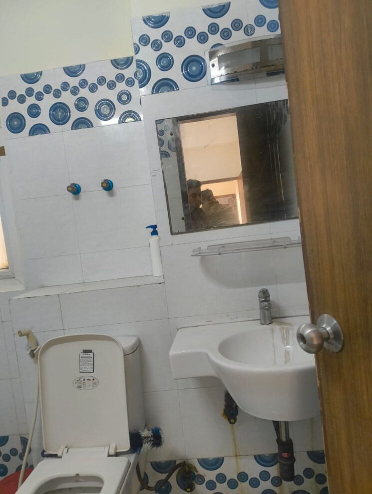 Bathroom, sunshine-helios 3 Bedroom 1575 Sq.Ft. Apartment In Sector 78 Noida 9757152