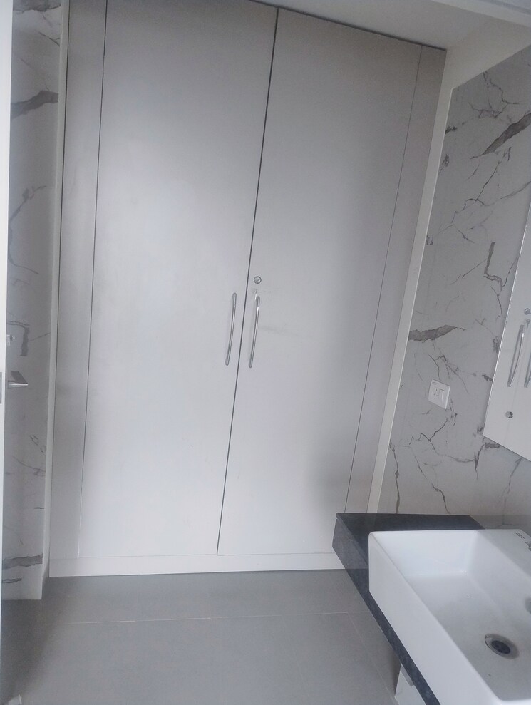 Bathroom, bestech-park-view-altura 3.5 Bedroom 2150 Sq.Ft. Apartment In Sector 79 Gurgaon 9757126