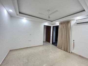 Room in 4 BHK Builder Floor at Vasant Kunj – for Rent