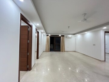 Room in 4 BHK Builder Floor at Vasant Kunj – for Rent