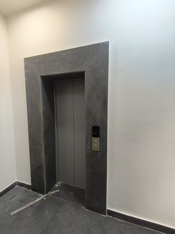 Lift in Studio Builder Floor at Sector 52 – for Rent