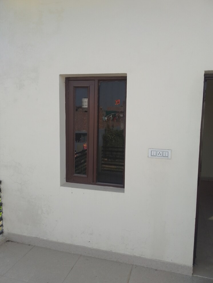 Balcony, kharar kurali highway 3 Bedroom 100 Sq.Yd. Independent House In KharaR Kurali Highway Mohali 9757323
