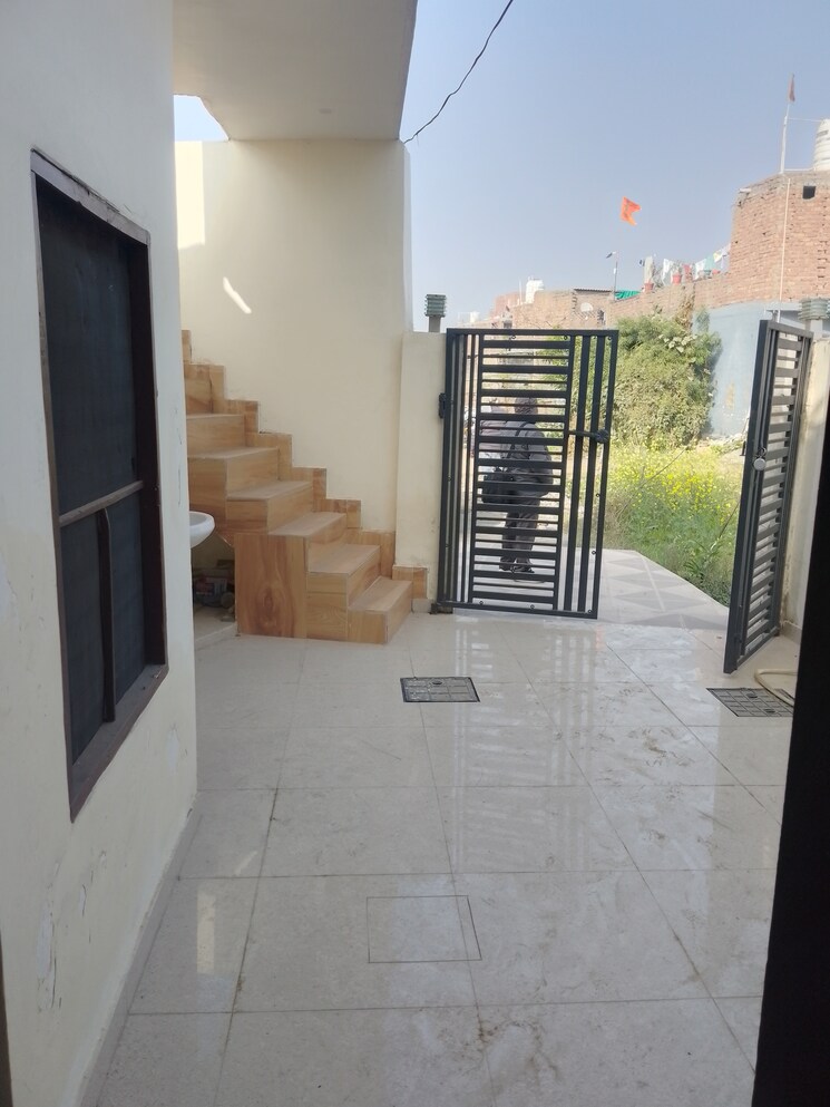  Parking, kharar kurali highway 3 Bedroom 100 Sq.Yd. Independent House In KharaR Kurali Highway Mohali 9757323