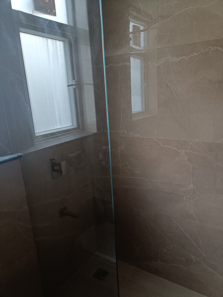 Bathroom, smart-world-orchard 3 Bedroom 1632 Sq.Ft. Apartment In Sector 61 Gurgaon 9757286