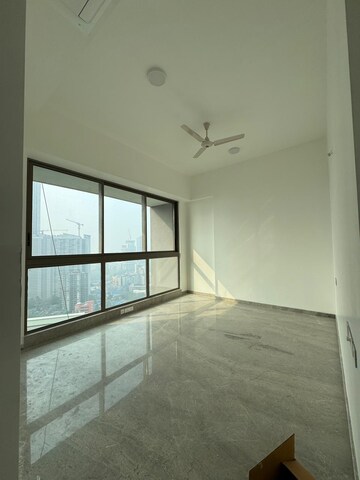 Room in 2 BHK Apartment at Prestige Jasdan Classic, Mahalaxmi – for Rent