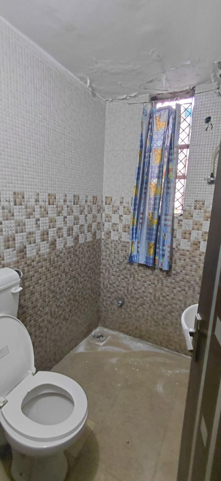 Bathroom, vikas puri 3 Bedroom 1000 Sq.Ft. Apartment In Vikas Puri Delhi 9757308