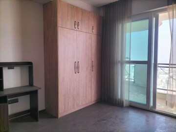 Room in 3 BHK Apartment at Mahagun Mezzaria, Sector 78 – for Rent
