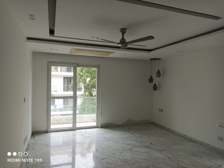 Room, panchsheel park 4 Bedroom 800 Sq.Yd. Builder Floor In Panchsheel Park Delhi 9757343