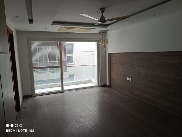 Room, panchsheel park 4 Bedroom 800 Sq.Yd. Builder Floor In Panchsheel Park Delhi 9757343