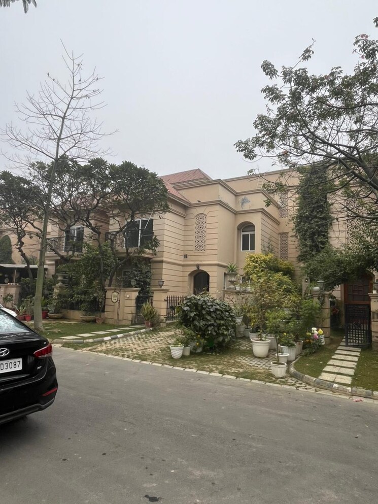 Exterior View, gomti nagar 4 Bedroom 2000 Sq.Ft. Independent House In Gomti Nagar Lucknow 9757390