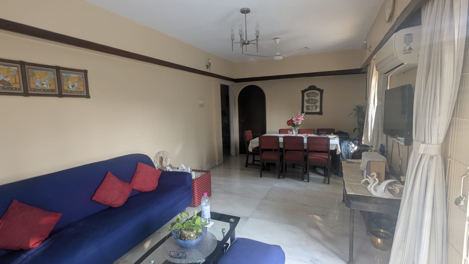 Living Room in 3 BHK Apartment at Grand Canyon Apartment, Pali Hill – for Rent