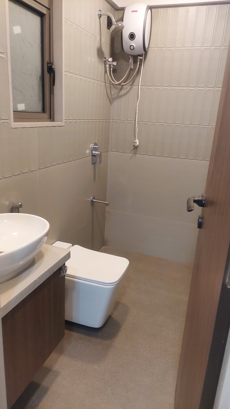 Bathroom, gurukrupa-nirmalam 2 Bedroom 900 Sq.Ft. Apartment In Bandra East Mumbai 9757455