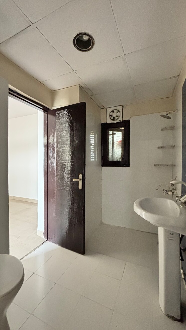 undefined, mahagun-villa 3 Bedroom 1350 Sq.Ft. Apartment In Vaishali Sector 4 Ghaziabad 9757477