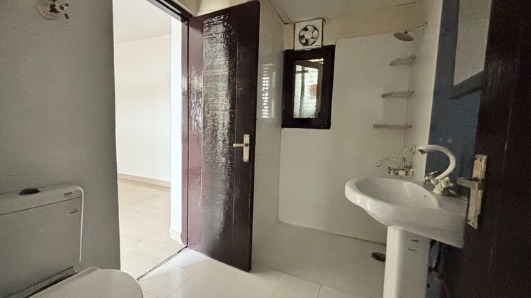 Room, mahagun-villa 3 Bedroom 1350 Sq.Ft. Apartment In Vaishali Sector 4 Ghaziabad 9757477