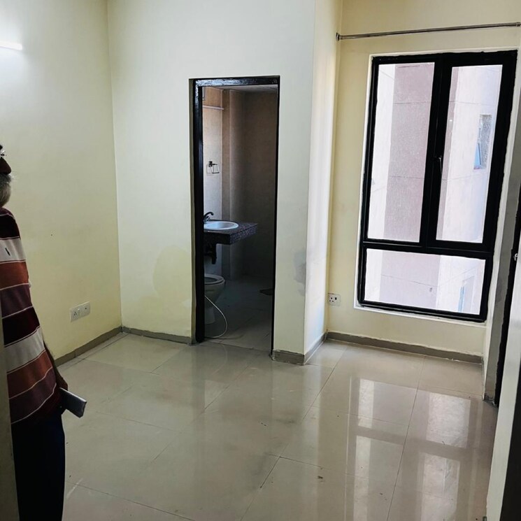 Room, logix-blossom-county 2.5 Bedroom 1418 Sq.Ft. Apartment In Sector 137 Noida 9757495