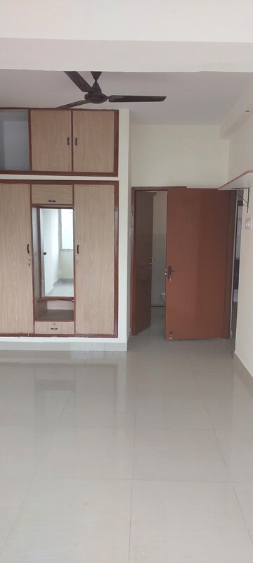 Furnished Amenities in 3.5 BHK Apartment at Maya Indraprastha, Jp Nagar – for Rent