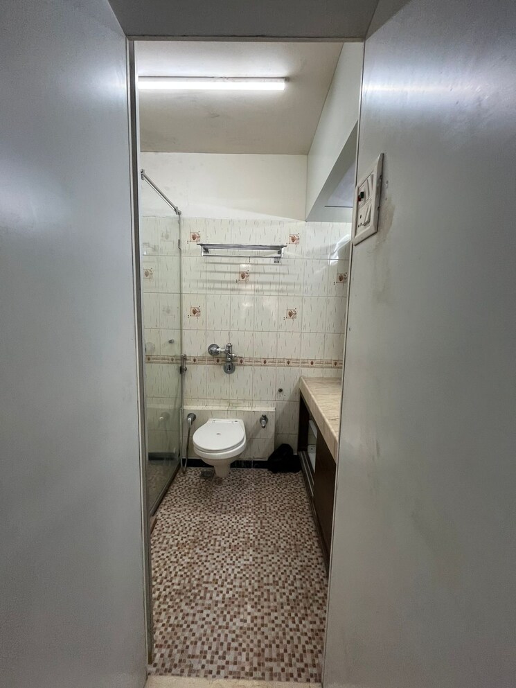 Bathroom, prabhadevi 3 Bedroom 1300 Sq.Ft. Apartment In Prabhadevi Mumbai 9757534
