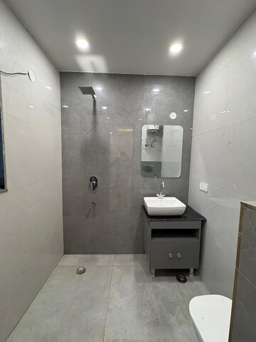 Bathroom in 1 BHK Builder Floor at Sector 46 – for Rent