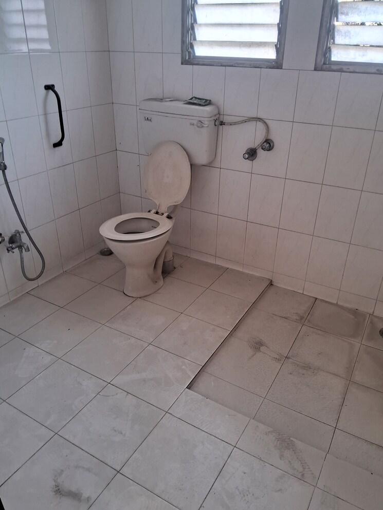 Bathroom, aundh 1 Bedroom 550 Sq.Ft. Apartment In Aundh Pune 9757598