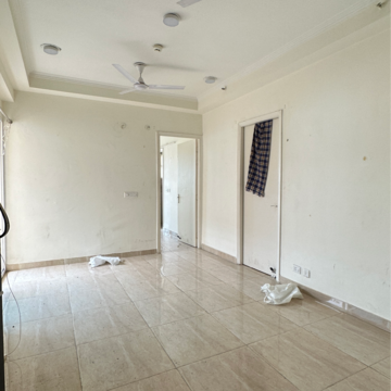 Room in 3 BHK Apartment at Gaur 14th Avenue High Street, Panchsheel Green – for Rent