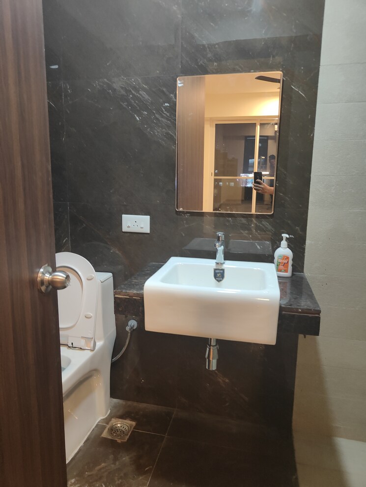 Bathroom, embassy-one-thane 1 Bedroom 550 Sq.Ft. Apartment In Panch Pakhadi Thane 9757749