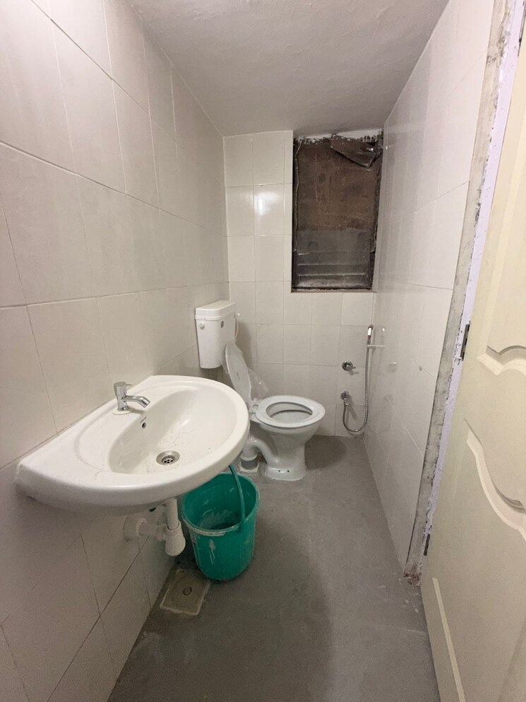 Bathroom, karia-konark-nagar-phase-1 1 Bedroom 660 Sq.Ft. Apartment In Viman Nagar Pune 9757758