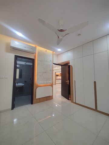 Room in 3 BHK Apartment at Rajapushpa Provincia, Narsingi – for Rent