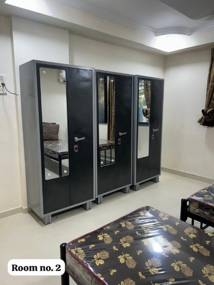 Room, malad-chs Pg For Boys In Malad East 9703777