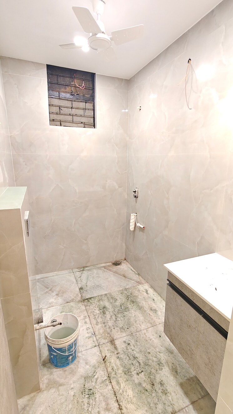 Bathroom, malviya nagar 3 Bedroom 1500 Sq.Ft. Builder Floor In Malviya Nagar Delhi 9757790
