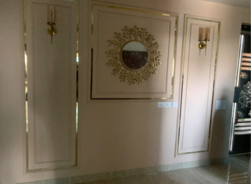 Building Lobby in 2 BHK Apartment at Gaur City 7th Avenue, Sector 4 Greater Noida – for Rent