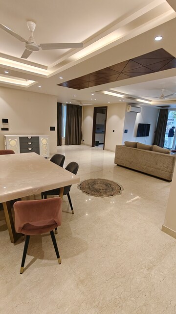 Master Bedroom in 4 BHK Builder Floor at Panchsheel Park – for Rent