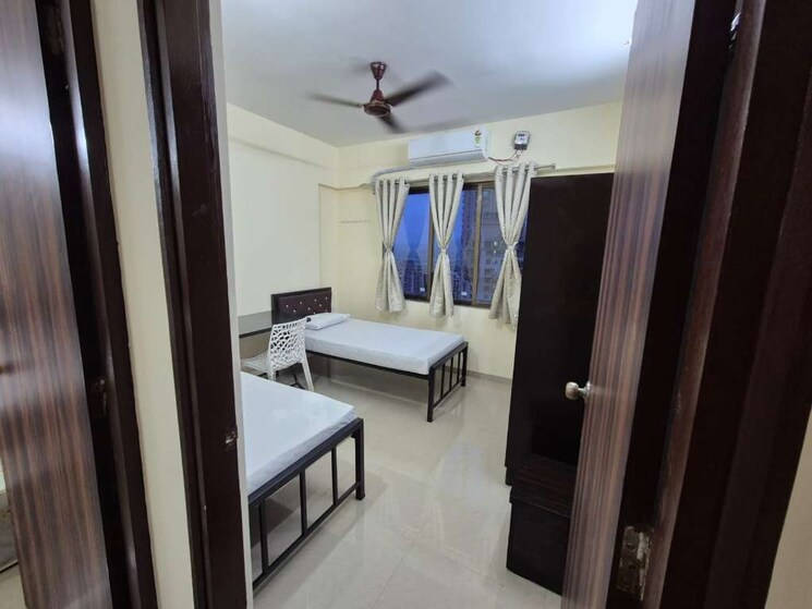 Room, chembur Pg For Boys & Girls In Chembur 9757805