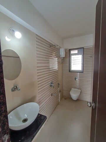 Master Bedroom in 2 BHK Apartment at Chetan Apartment Ghatkoper, Ghatkopar East – for Rent