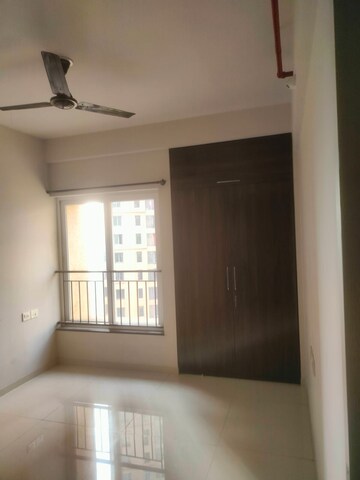 Room in 2 BHK Apartment at Rustomjee Azziano Wing D, Thane West – for Rent
