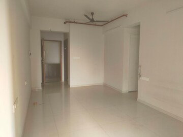 Room in 2 BHK Apartment at Rustomjee Azziano Wing D, Thane West – for Rent