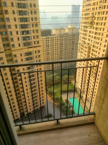 2 BHK Apartment For Rent in Rustomjee Azziano Wing D, Thane West