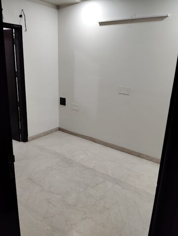 Room in 3 BHK Builder Floor at Rohini – for Sale