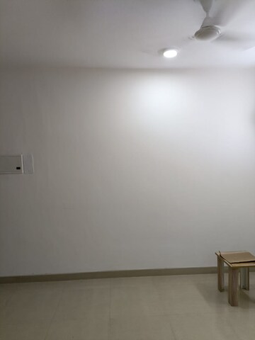 Room in 3 BHK Apartment at Dhoot Time Residency, Sector 63 – for Rent