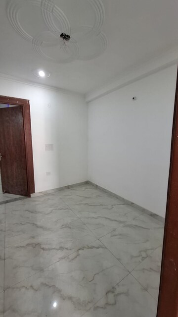Room in 3 BHK Villa at Sector 10 Greater Noida – for Sale