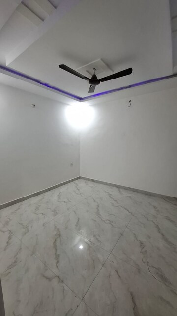 Room in 3 BHK Villa at Sector 10 Greater Noida – for Sale