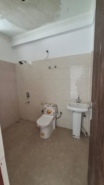Bathroom in 3 BHK Villa at Sector 10 Greater Noida – for Sale