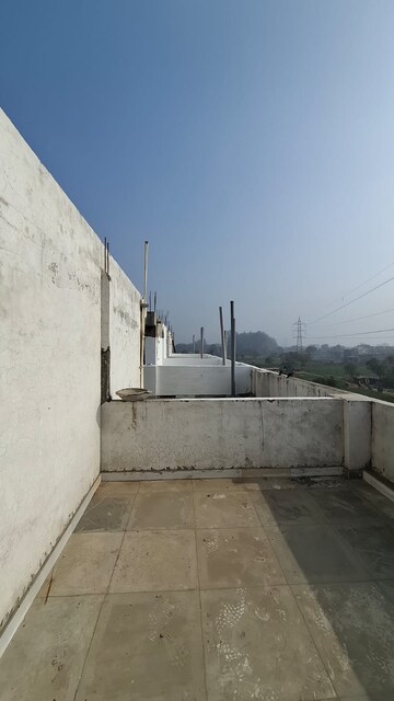 Building Lobby in 3 BHK Villa at Sector 10 Greater Noida – for Sale